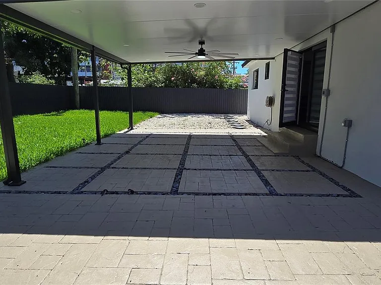 2731 SW 29th Ave — Photo 7