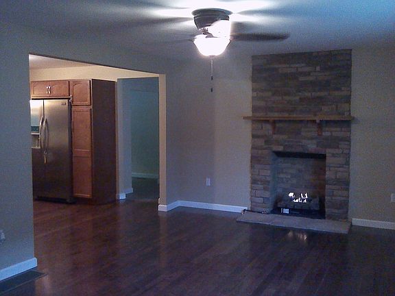 2nd image of 411 Kenwood Dr