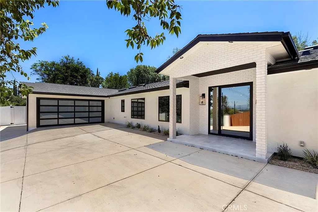 5 bed, 6.5 bath, 4200 sqft, $12,000 — Photo 2