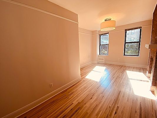 2nd image of 646 Amsterdam Ave APT 3A