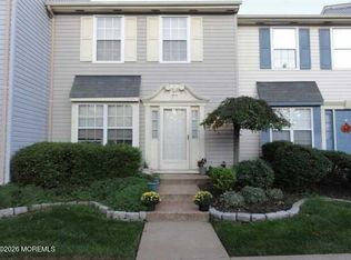 45 Liverpool Ct UNIT 5, Freehold, NJ 07728