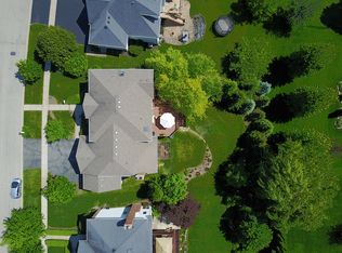 40W365 Carl Sandburg Rd, St Charles, IL 60175