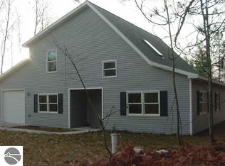 193 Cherry Grove Dr, Cadillac, MI 49601