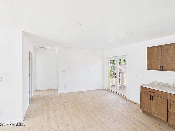 5th image of 23 N H St