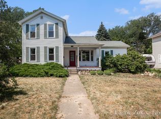 213 Liberty St, Spring Lake, MI 49456