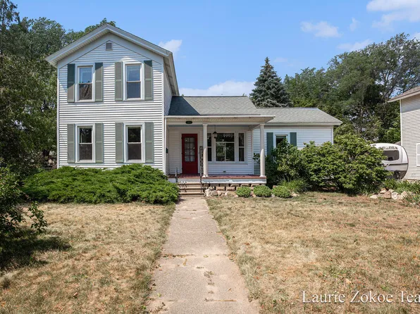 213 Liberty St, Spring Lake, MI 49456