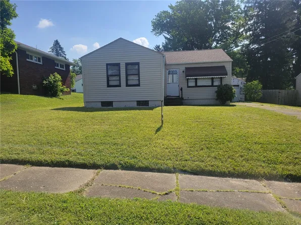 913 Indiana Ave, Farrell, PA 16121