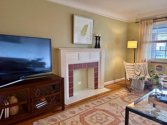 4th image of 3794 N Broadlawn Cir