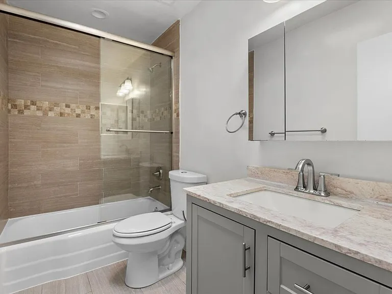 5232 Fairview Blvd — Photo 12