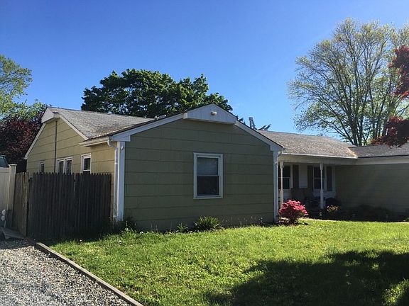 3rd image of 16 Haines St E