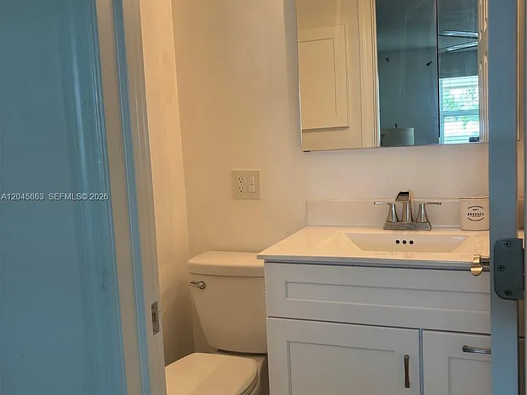 5809 Sullivan Rd — Photo 10