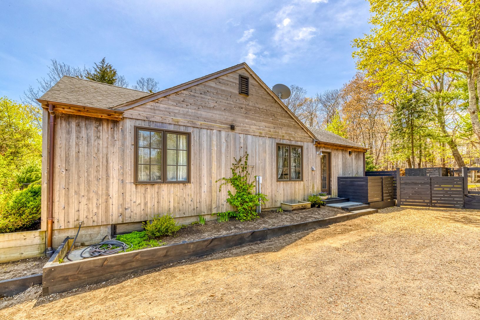  Side entry into laundry area