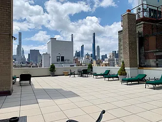 Rented by New York Casas Ltd.