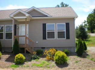 403 Ridgecrest Ave UNIT 2A, West Jefferson, NC 28694