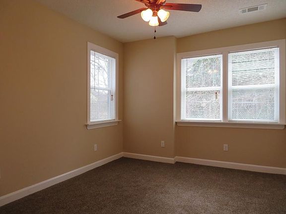 5th image of 1042 Springdale St