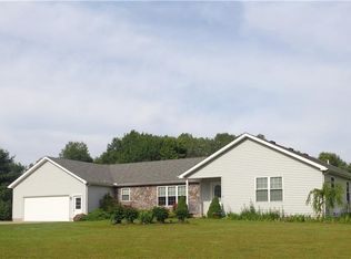 10961 Greenlee Rd, Waterford, PA 16441