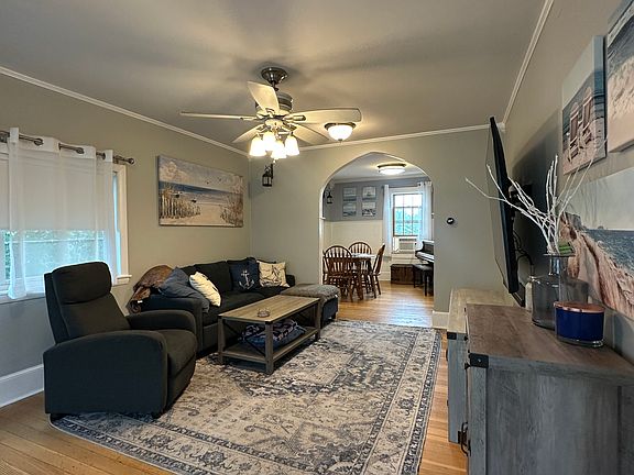 5th image of 183 Babcock St