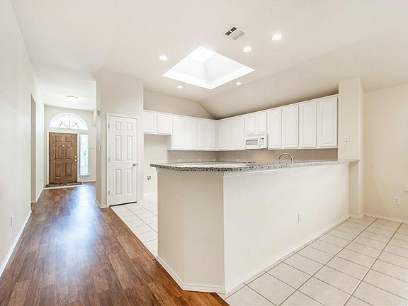 3rd image of 2424 Brycewood Ln