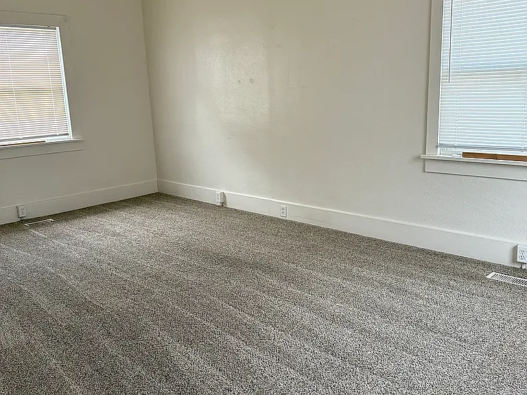 106 Davis Ave #101 — Photo 16