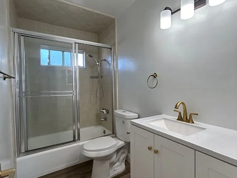 2211 S Grand Ave — Photo 8