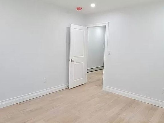 4th image of 9435 224th St
