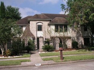 1634 Overland Pass Dr, Sugar Land, TX 77478