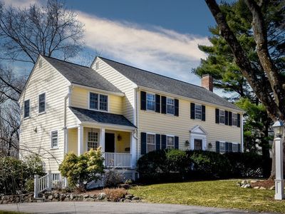 28 Sturbridge Rd, Wellesley, MA, 02481