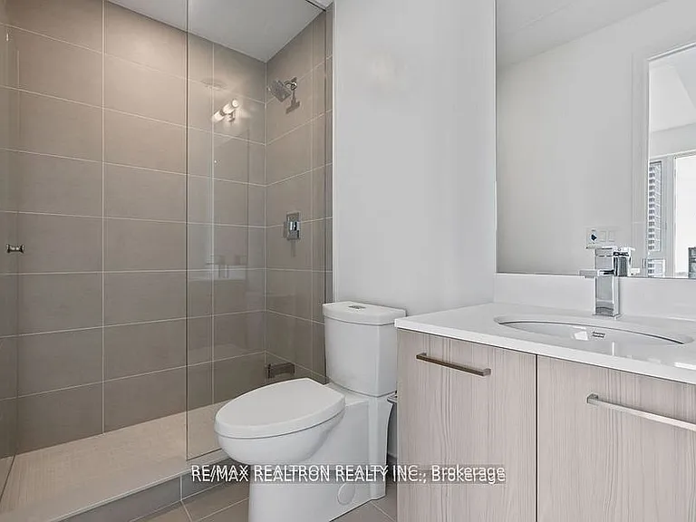 65 Mutual St #3203 — Photo 10