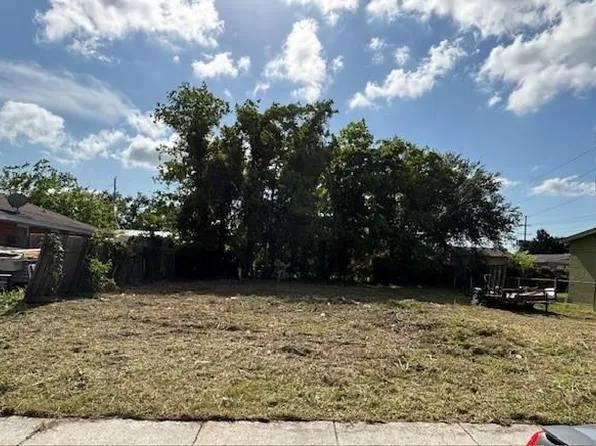 4934 Longfellow Dr, New Orleans, LA 70127