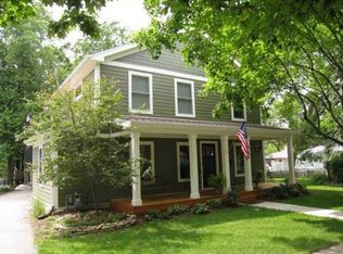 114 Kane St, Geneva, IL 60134