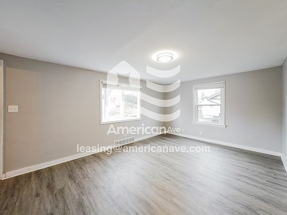 1017351_003_wm_-_living_room_13459634.jpg
