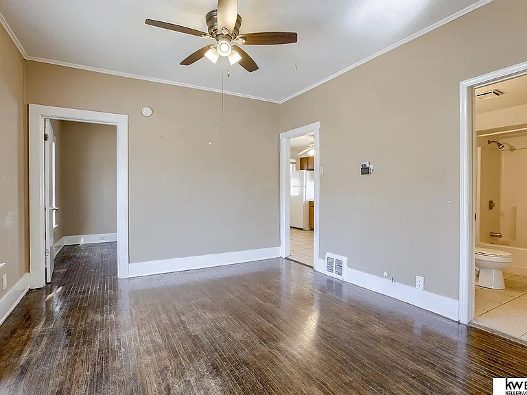 4542 Franklin St — Photo 9