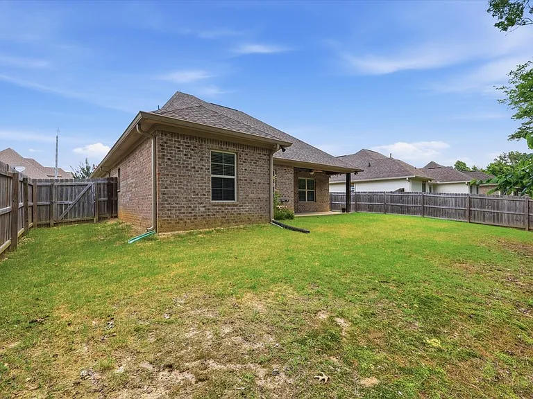 917 Willow Grande Cir — Photo 32