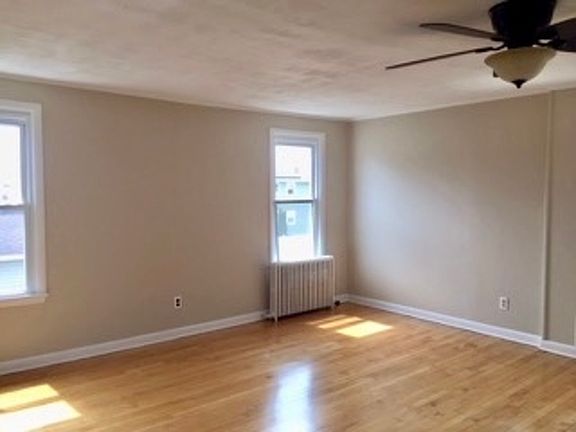 3rd image of 344 Staples St