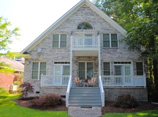 648 Bella Coola Rd, Lake Waccamaw, NC 28450