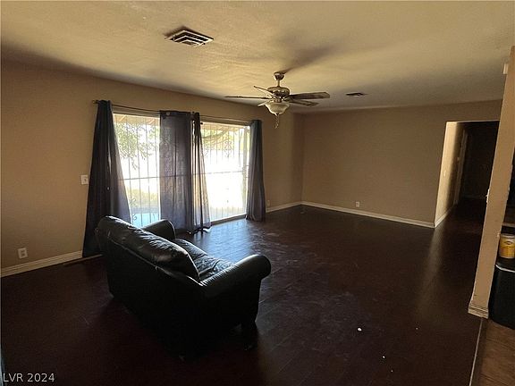 4th image of 2100 W Mesquite Ave