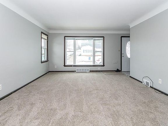 4th image of 3706 Longwood Ave