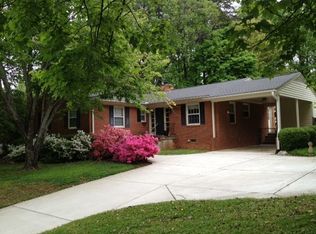 810 Larkwood Dr, Greensboro, NC 27410