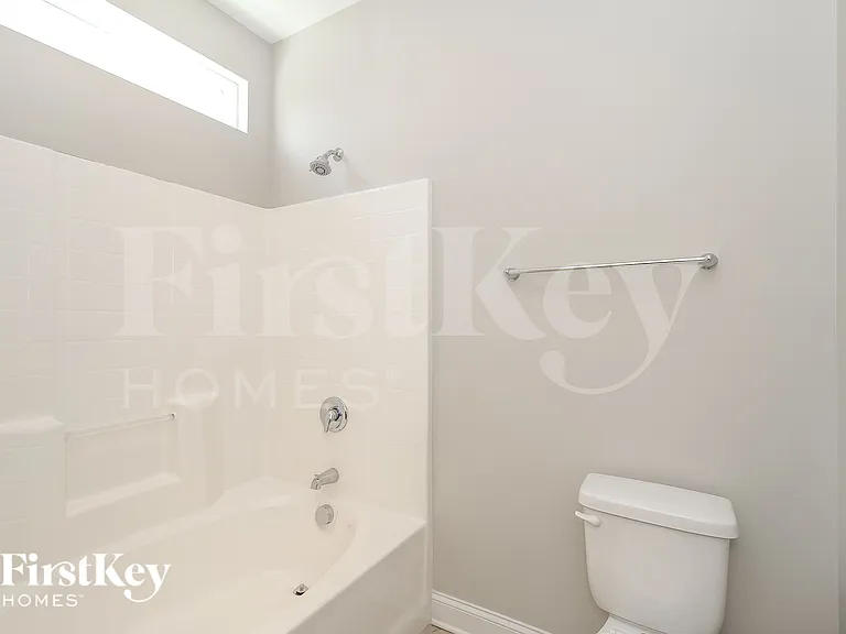 1643 Ashmead Ln — Photo 13