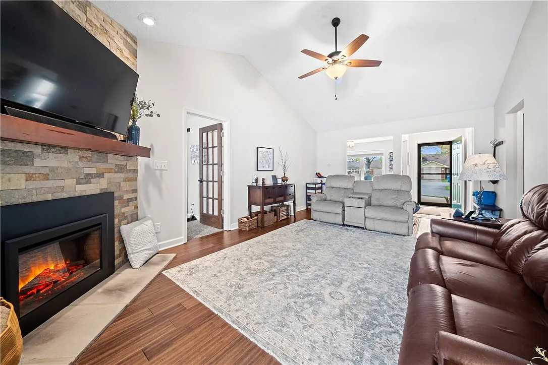 8320 Leisure Dr photo 1