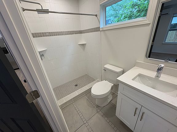 5th image of 175 Mathewson Pl SW #2