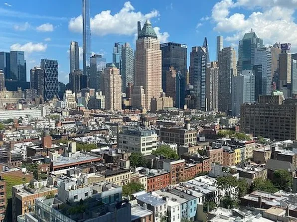 500 W 43rd St APT 27E, New York, NY 10036