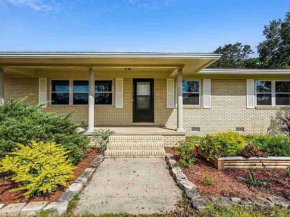 2nd image of 2020 Ceylon Dr