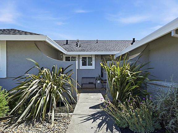 2nd image of 3571 Meadowbrook Drive