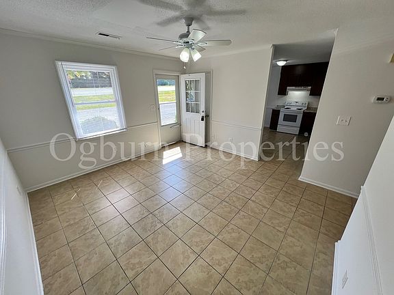 2nd image of 705 Meadowbrook Dr #D