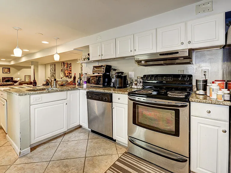 1425 Allison St NW #D — Photo 4