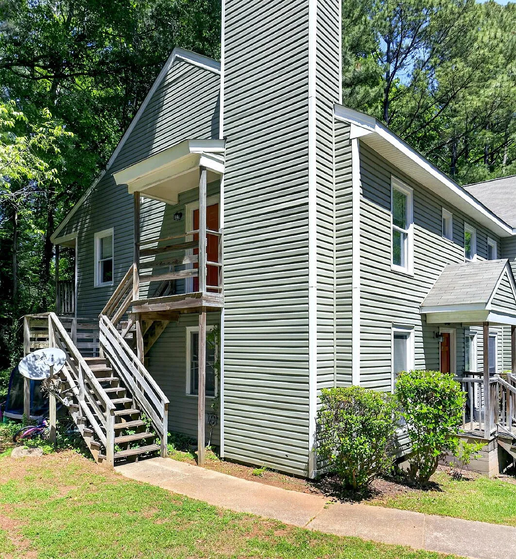 1501 Mary Frances Pl — Photo 2
