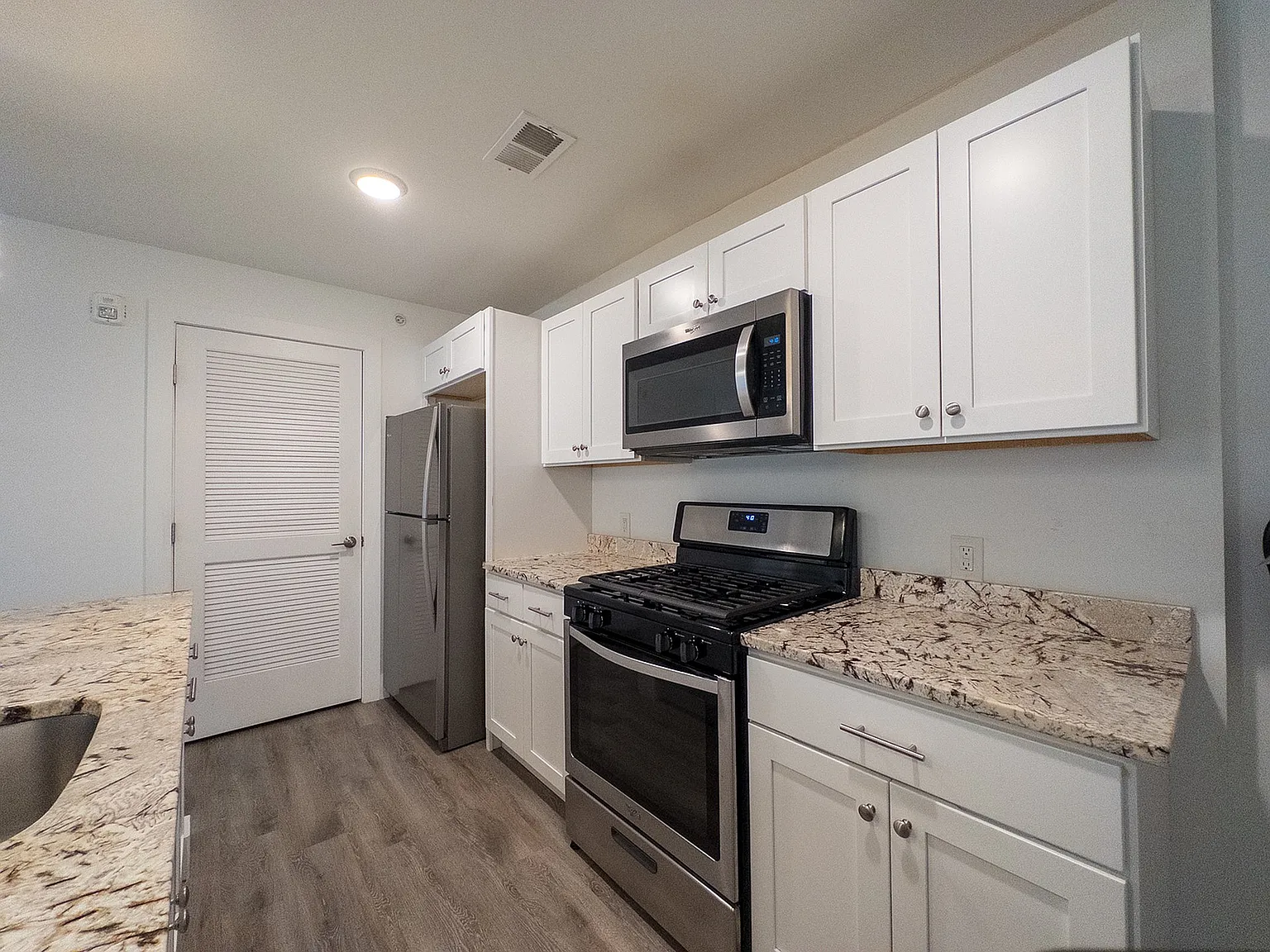 Mount Laurel Manor Apartments — Photo 2