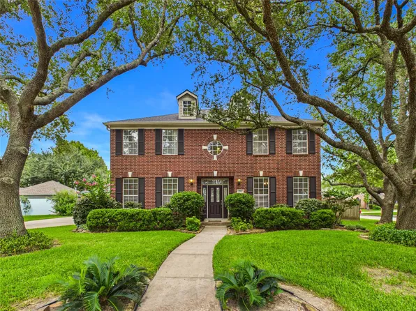 1711 Brill Dr, Friendswood, TX 77546