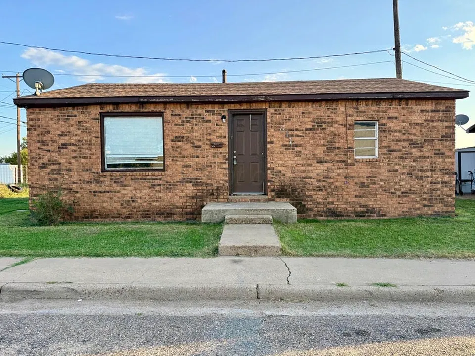 411 W 4th St